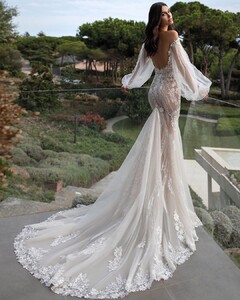 pronovias_75654075_991627181214782_369988472709457024_n.jpg