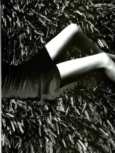 von_Unwerth_Vogue_Italia_September_1995_06.thumb.jpg.2a47771d5ea7043c7b6e2bbf45e05046.jpg
