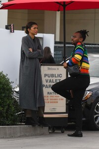zendaya-shops-at-club-monaco-in-la-12-22-2019-0.jpg