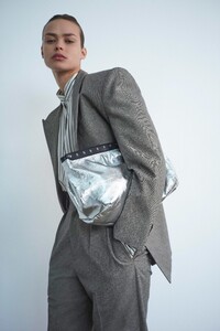 00011-Isabel-Marant-Pre-Fall-2020-credit-Bibi-Borthwick.thumb.jpg.935acf02550b95cf67c4156aea3f0789.jpg
