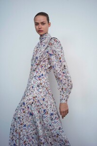 00018-Isabel-Marant-Pre-Fall-2020-credit-Bibi-Borthwick.thumb.jpg.e9aecf6e62f68ada29175cd2a46c5c3f.jpg