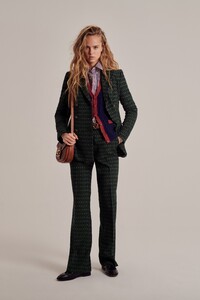 00024-Etro-Pre-fall-2020-credit-Cedric-Buchet.thumb.jpg.2b7cf1c4bb6257b30979daf7963ede0c.jpg