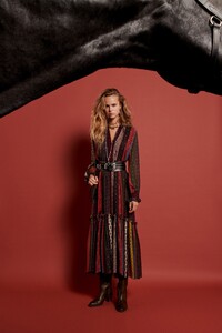00025-Etro-Pre-fall-2020-credit-Cedric-Buchet.thumb.jpg.fa10cf8e16709c2d5330e9c71aa62e6a.jpg