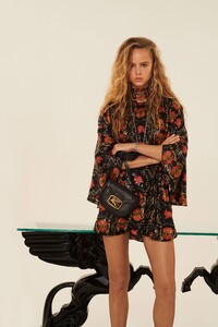 00036-Etro-Pre-fall-2020-credit-Cedric-Buchet.thumb.jpg.f2279892038a763d58e1239e6b1907e7.jpg