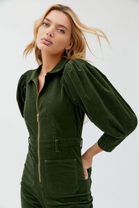 Urban Outfitters_01.01.2020_17_33_121.jpg