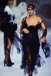 125127716_chanel-hc-ss-1992(7).thumb.jpg.56e0eab7061ec21f5dfea1a59ad7faff.jpg