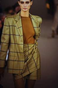 142767849_roberta-calvin-klein-fw-1990(1).thumb.jpg.4605078a1037bf2f2e608a7ef3002498.jpg