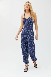 Urban Outfitters_01.01.2020_17_33_107.jpg
