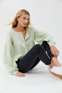 Urban Outfitters_01.01.2020_17_33_070.jpg