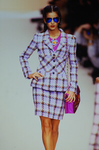 1703958180_chanel-ss-1995(2).thumb.jpg.db94222c5b8db4c557bf9f7f04466e73.jpg