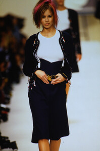 1756542167_chanel-ss-1994(13).thumb.jpg.18ebf3a6eeaac346dfbec0e035d2101d.jpg