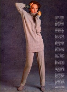 1835656900_Vogue-October1985(10-1985)USAAndreaBlanchTheSeductiveNatureOfCashmere2.thumb.jpg.60922665642fb22dac4f2723e2acfdcd.jpg