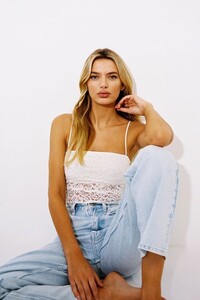 Urban Outfitters_01.01.2020_17_33_018.jpg