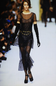 1942811171_chanel-fw-1992(10).thumb.jpg.422b2faca89830f053c4eea64024a5f3.jpg