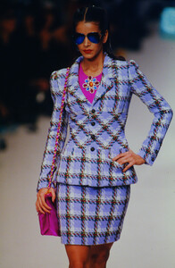 1943484788_chanel-ss-1995(3).thumb.jpg.8d58121837bb0d086cb96366362cd53f.jpg