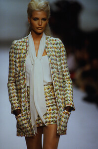 195913824_chanel-hc-ss-1994(32).thumb.jpg.354e17cdb51bc2e59ee636a8f35ea3c5.jpg