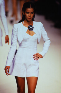 2129356978_chanel-ss-1995(5).thumb.jpg.76fa0295819e829c77b3d9cee54ab8e3.jpg