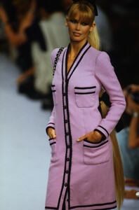299622103_chanel-hc-fw-1995(7).thumb.jpg.645b0773daa291628d4dfbd2f957203c.jpg
