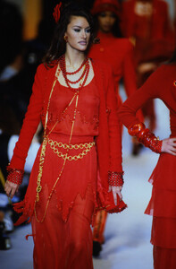 342607953_chanel-fw-1992(8).thumb.jpg.859492fa537dfd0b87f3736dd12ec4dc.jpg