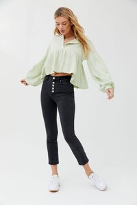 Urban Outfitters_01.01.2020_17_33_071.jpg