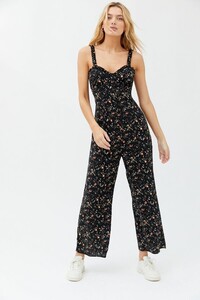 Urban Outfitters_01.01.2020_17_33_104.jpg