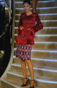 502107879_chanel-hc-ss-1998(2).thumb.jpg.5d4fad8c3a8eaeecd10f1e46f7ffcbd9.jpg