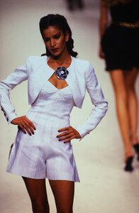 632054598_chanel-ss-1995(6).thumb.jpg.7eaadcc31787394f07b7b387b8efbb9a.jpg