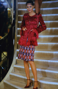 677033723_chanel-hc-ss-1998(3).thumb.jpg.aa9fc9f7a8ee61d157ab9c13c48d90bf.jpg