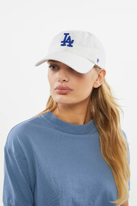 Urban Outfitters_01.01.2020_17_33_024.jpg