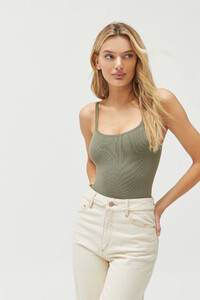Urban Outfitters_01.01.2020_17_33_087.jpg