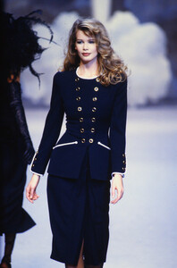 852856804_chanel-hc-ss-1992(8).thumb.jpg.41499bc88829d768ece82afeb4fead94.jpg