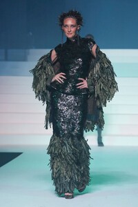 Jean-Paul-Gaultier-Haute-Couture-SS20-Paris-5221-1579730402.thumb.jpg.0b01bdf0ff1946bd2e65aaa60fde86ff.jpg