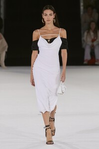 defile-jacquemus-automne-hiver-2020-2021-paris-look-63.thumb.jpg.6aaa816db94825933e45bc91ed59cac7.jpg