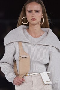 detail-defile-jacquemus-automne-hiver-2020-2021-paris-detail-104.thumb.jpg.0bceea871fad63d0942a44e0ccafcd76.jpg