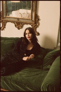 felicity-jones-for-bustle-magazine-january-2020-3.thumb.jpg.11789ee3c12cf1311daa6d2bfb7eadb3.jpg