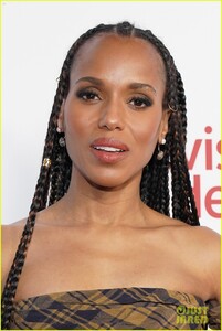kerry-washington-honors-disney-boss-bob-iger-at-television-hall-of-fame-induction-ceremony-12.jpg