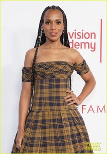 kerry-washington-honors-disney-boss-bob-iger-at-television-hall-of-fame-induction-ceremony-14.jpg