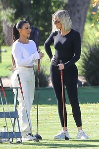 khloe-kardashian-and-kim-kardashian-golfing-in-la-01-08-2020-12.jpg