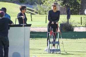khloe-kardashian-and-kim-kardashian-golfing-in-la-01-08-2020-7.jpg