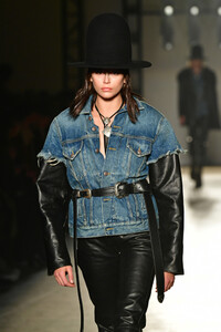 1029831166_KaiaGerberR13RunwayFebruary2020NewYork-UfuPOjhGcOx.thumb.jpg.0c583f055dd9d78b19e2acf01ab91412.jpg