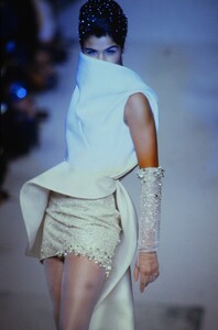 1054040549_lanvin-hc-ss-1990(1).thumb.jpg.fa2af83e04a9ed746d85cf91ccbb26d4.jpg