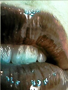 ARCHIVIO - Vogue Italia (December 2001) - Glow Up - 003.jpg