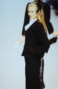 1069470713_chanel-fw-1995(16).thumb.jpg.da2efd27b15cc0e143a2838bb83241bd.jpg