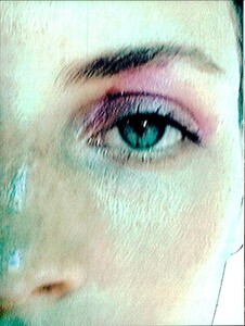 ARCHIVIO - Vogue Italia (December 2001) - Glow Up - 008.jpg