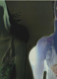 ARCHIVIO - Vogue Italia (June 2002) - A Glittering Touch - 005.jpg