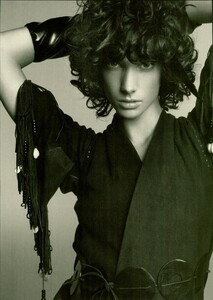 ARCHIVIO - Vogue Italia (May 2004) - An Exotic Touch - 001.jpg