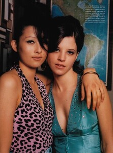 ARCHIVIO - Vogue Italia (February 2001) - Play of Wild Patterns - 004.jpg