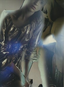 ARCHIVIO - Vogue Italia (June 2002) - A Glittering Touch - 002.jpg