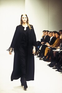 1762912743_Prada1993WomenRTW58.thumb.jpg.2d492f160fd82b1c10a24193f32541ec.jpg