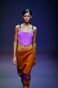 1836615700_prada-fw-1999(4).thumb.jpg.5720abbb5f5c088d3d33b588ad05625f.jpg